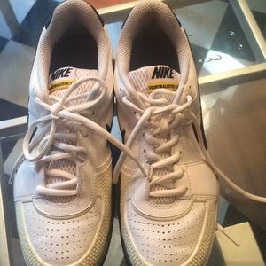 Nike max air tennis shoe NEW